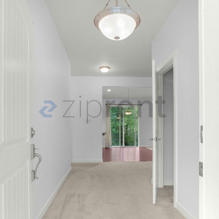 1289 Curtis Way - Photo 2 of 20