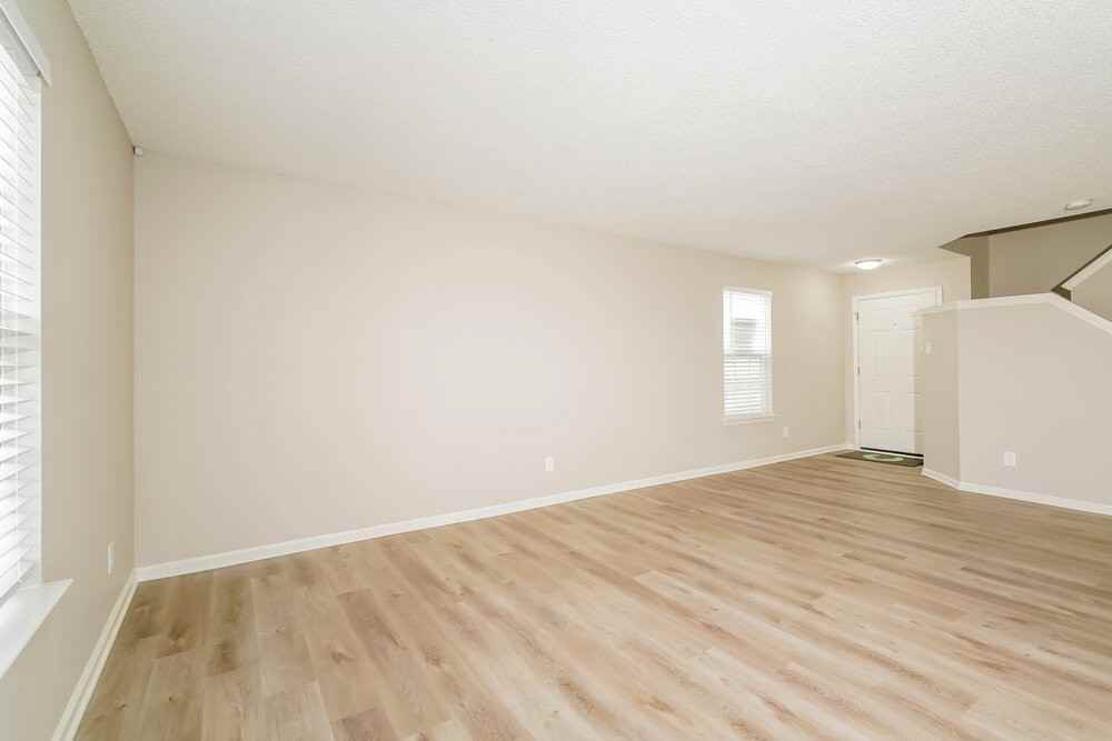 1245 Kenwood Dr - Photo 5 of 21