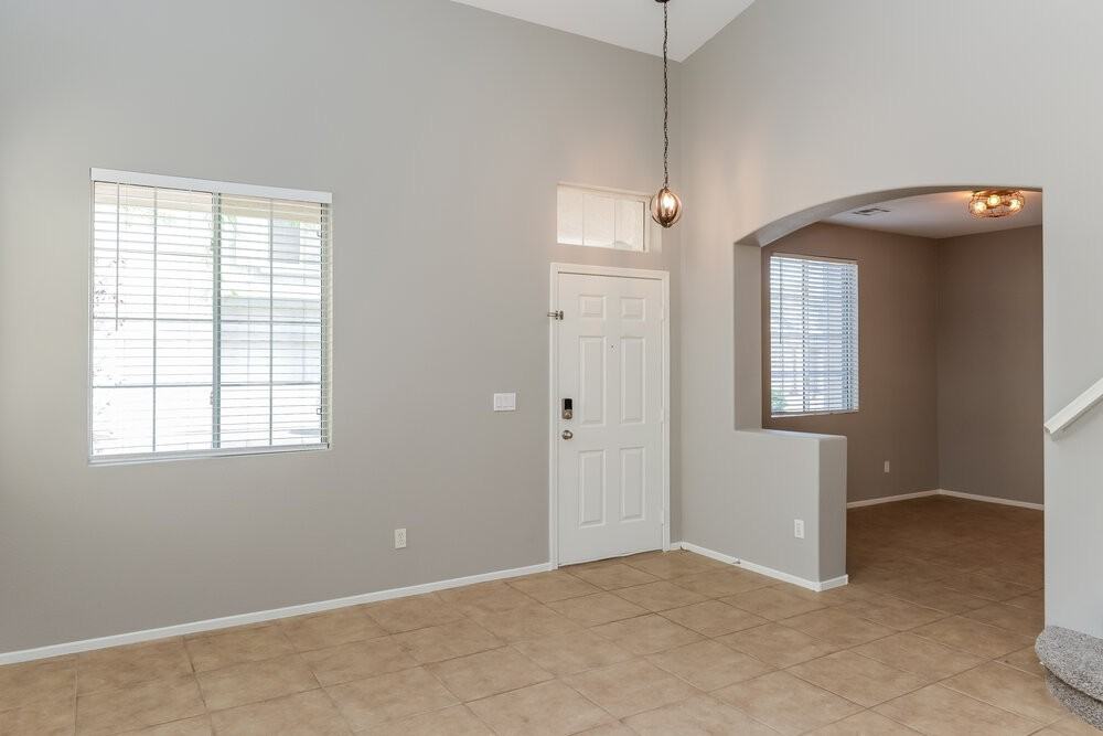 6855 Relic St - Photo 5 of 17