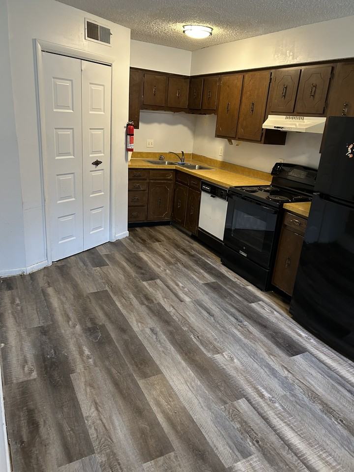 5185 Hilson - Photo 2 of 5