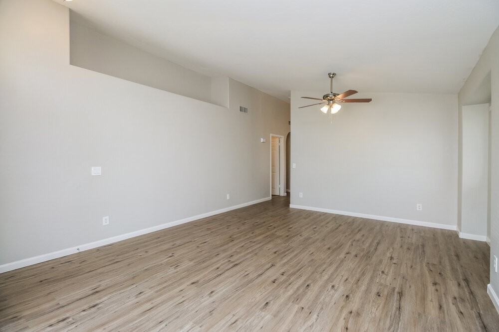 748 W Dublin St - Photo 4 of 16