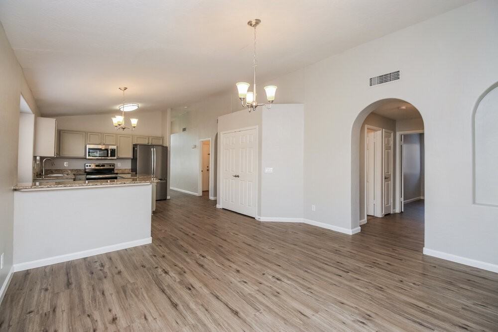 748 W Dublin St - Photo 5 of 16