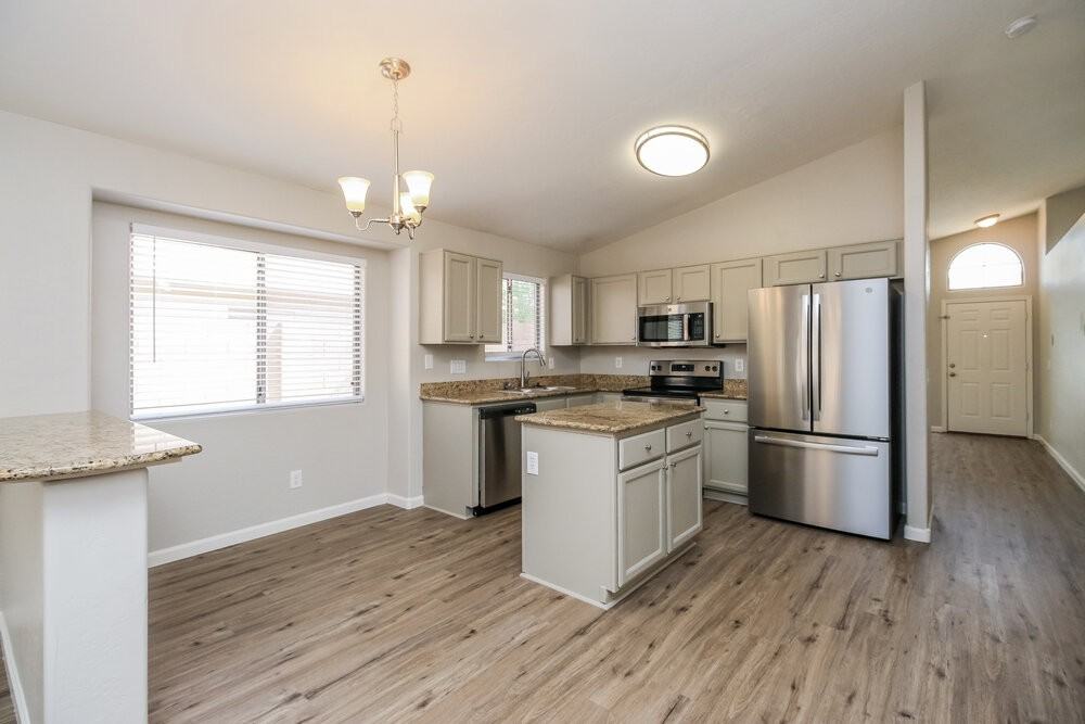 748 W Dublin St - Photo 6 of 16