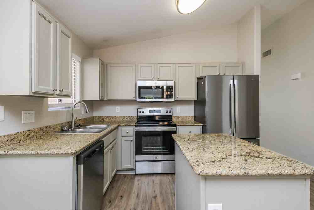 748 W Dublin St - Photo 7 of 16