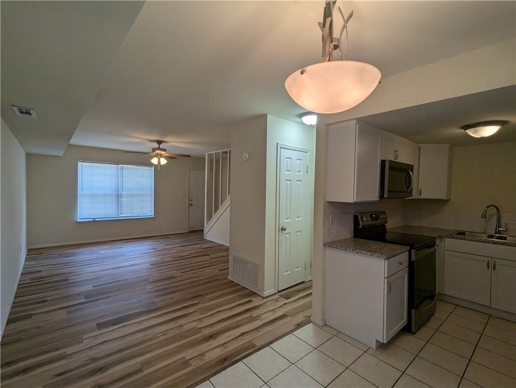 2437 N Brophy Ave #4 - Photo 3 of 14