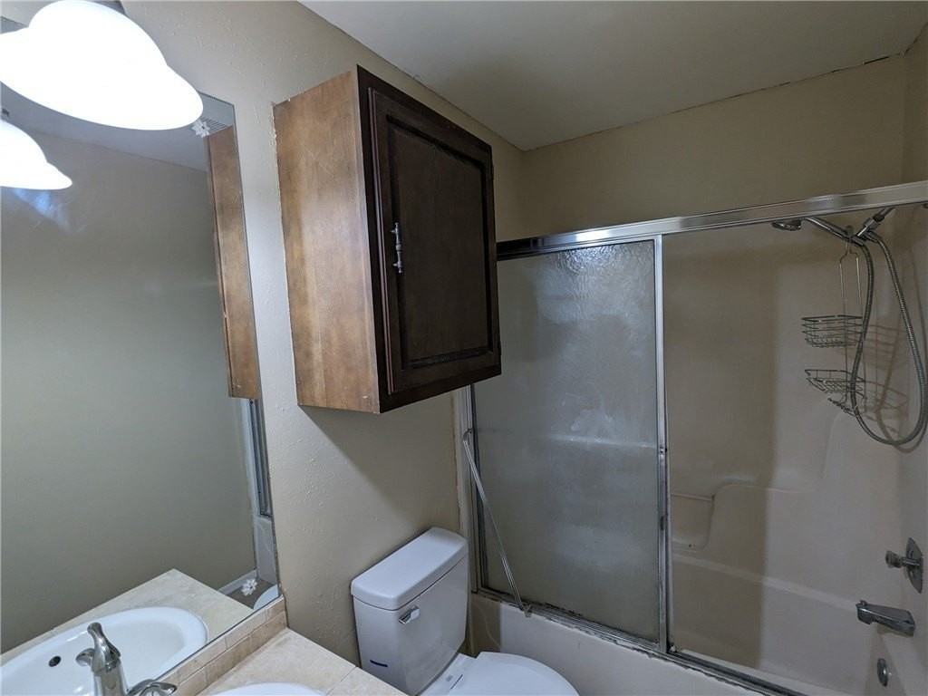 2437 N Brophy Ave #4 - Photo 5 of 14