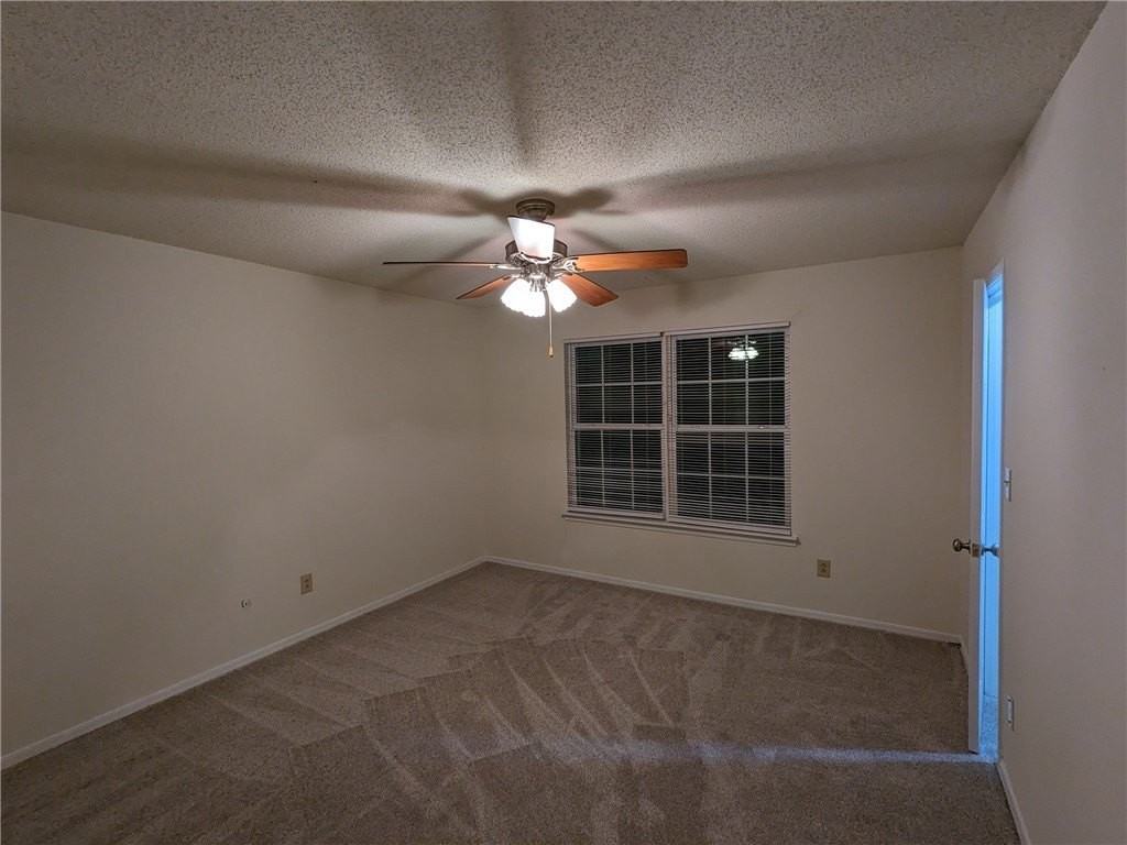 2437 N Brophy Ave #4 - Photo 6 of 14