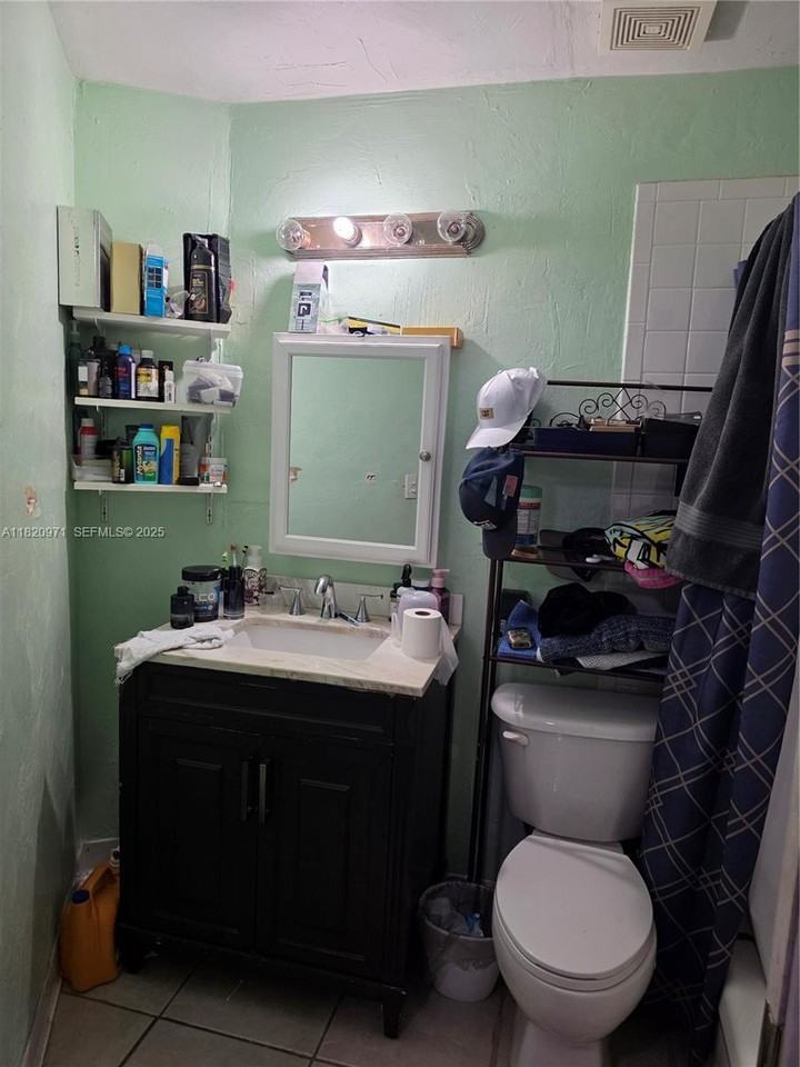 1101 Northeast 23rd Place #1 - Photo 2 of 18