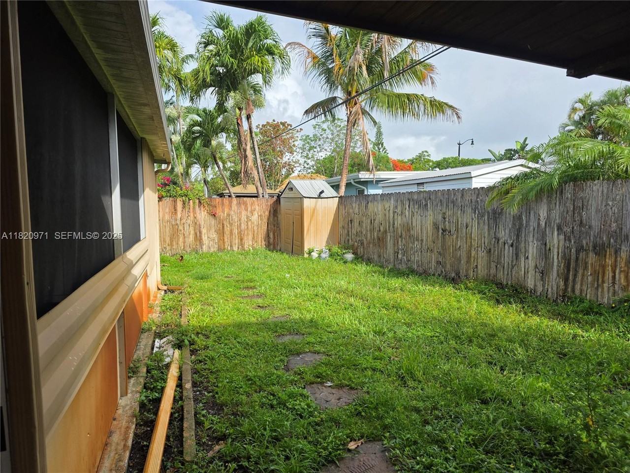 1101 Northeast 23rd Place #1 - Photo 4 of 18