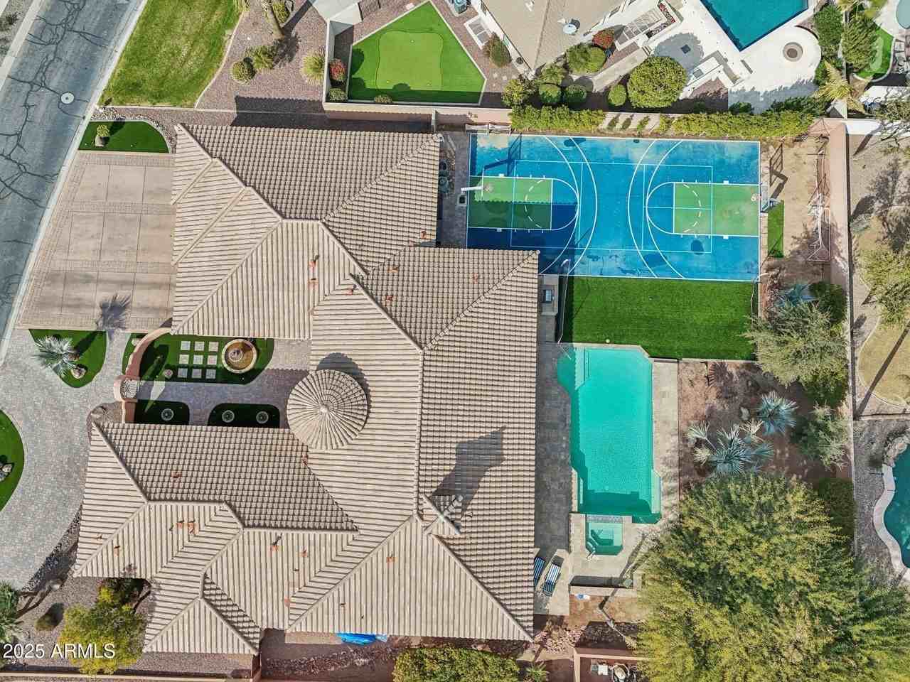 351 N Cloverfield Cir - Photo 3 of 50