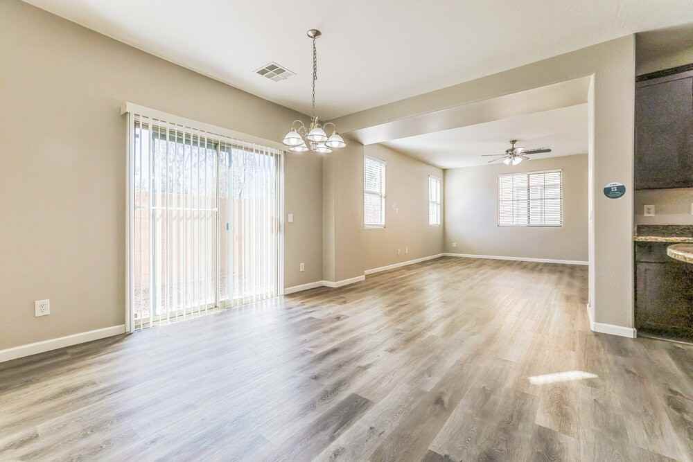 3809 E Santa Fe Ln - Photo 7 of 17