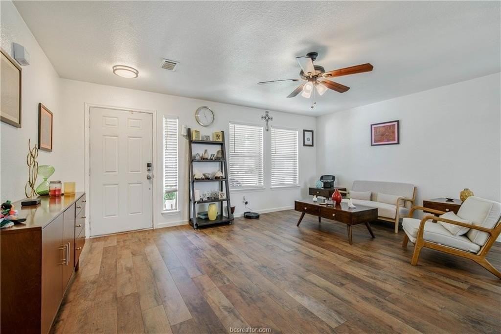 15236 Faircrest Dr - Photo 5 of 26