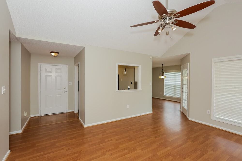 310 Tamarack Dr - Photo 2 of 14