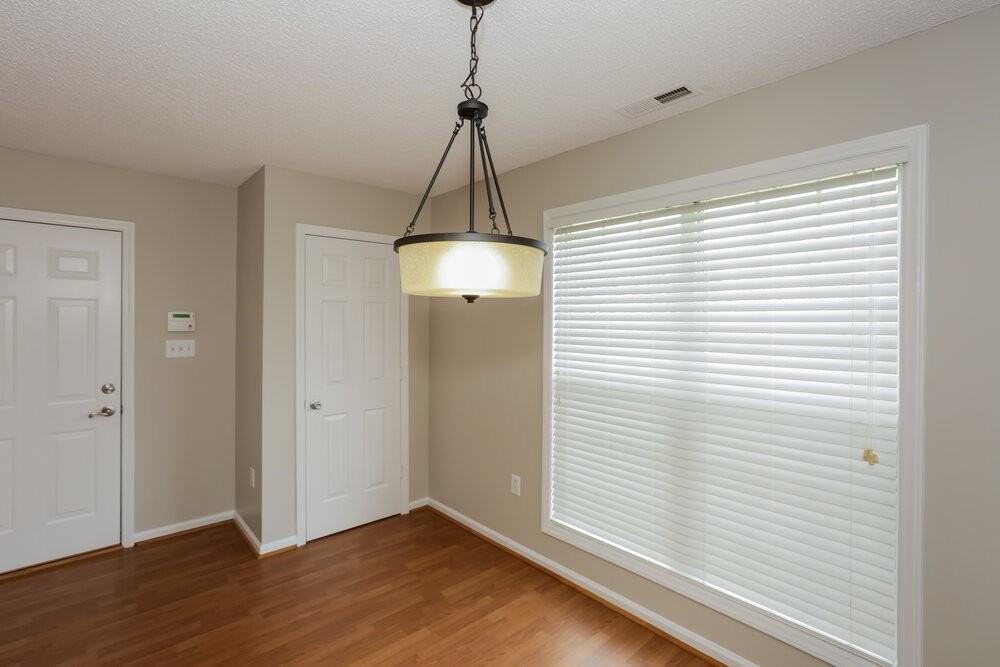 310 Tamarack Dr - Photo 4 of 14