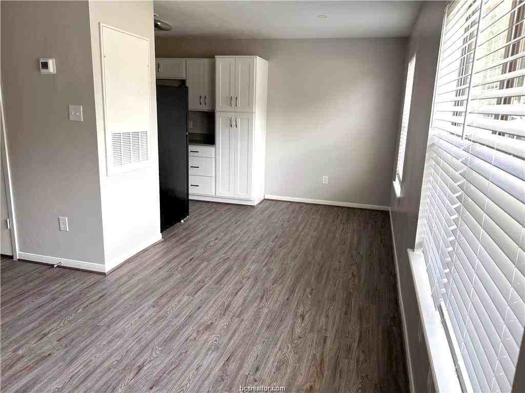 621 W Ridge Dr - Photo 4 of 13