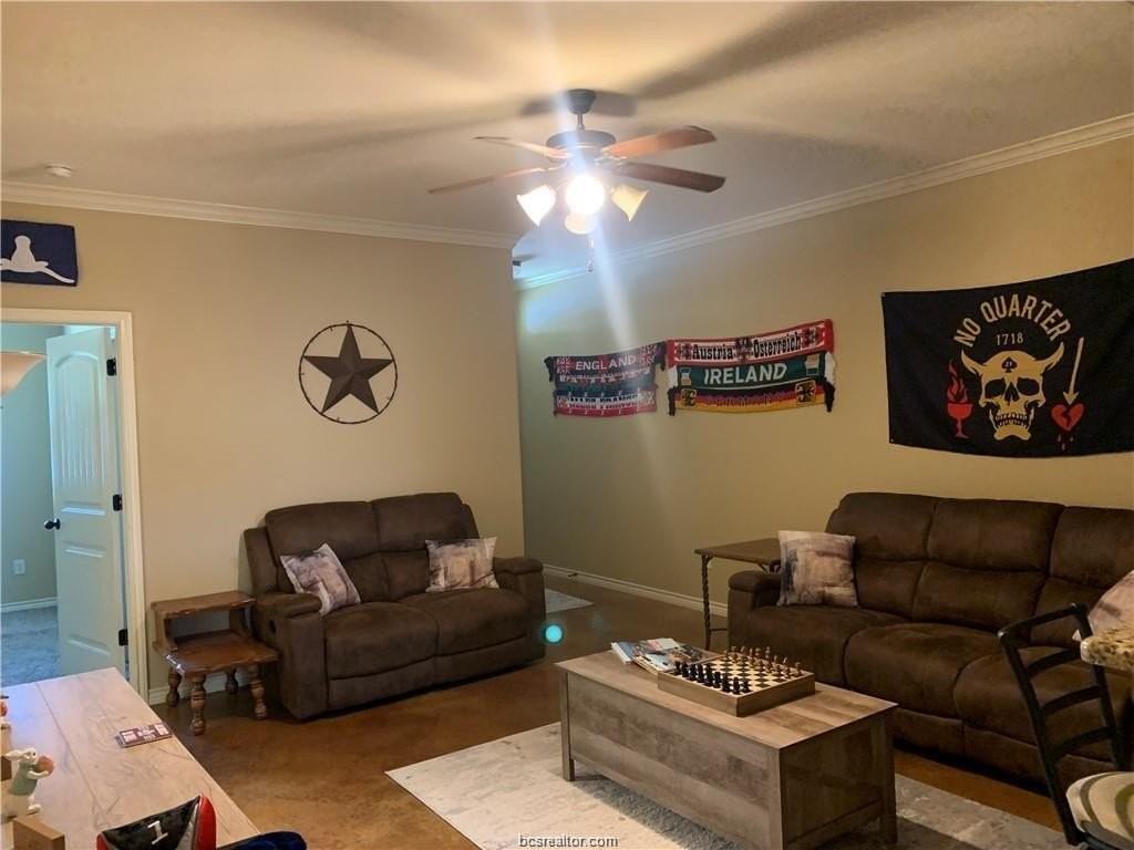 3329 Lieutenant Ave - Photo 2 of 9