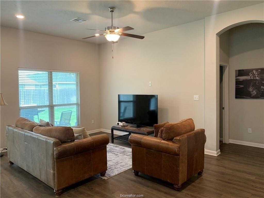 2002 Polmont Dr - Photo 4 of 17