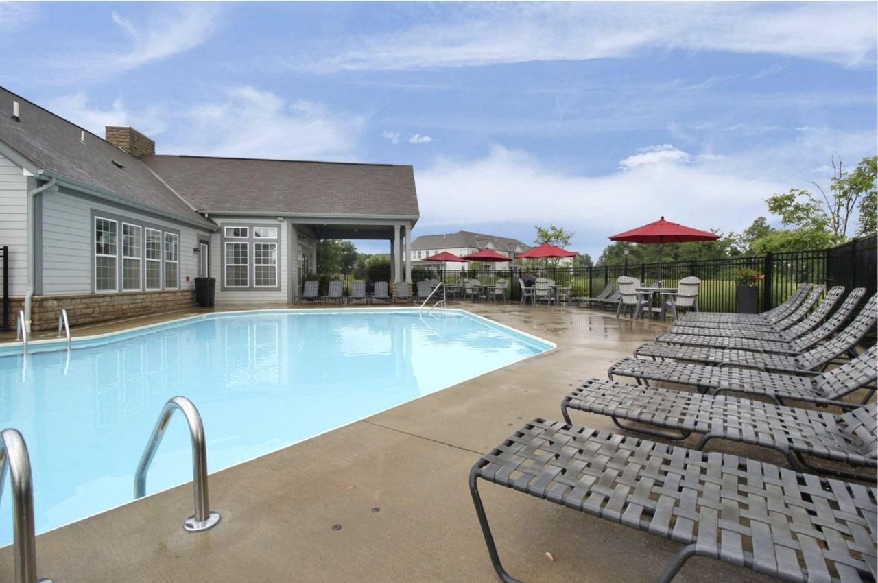 590 Redwood Ln - Photo 6 of 40