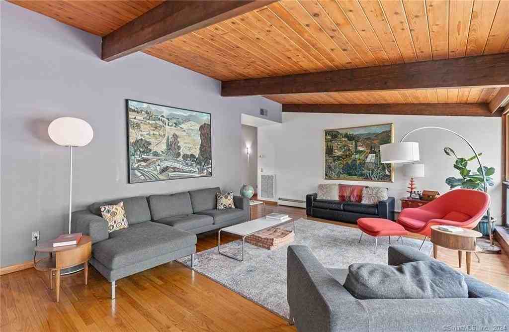 47 Florida Hill Rd - Photo 3 of 29