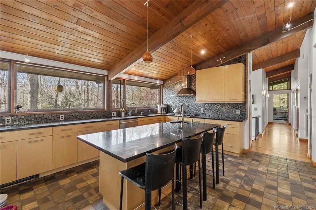 47 Florida Hill Rd - Photo 7 of 29