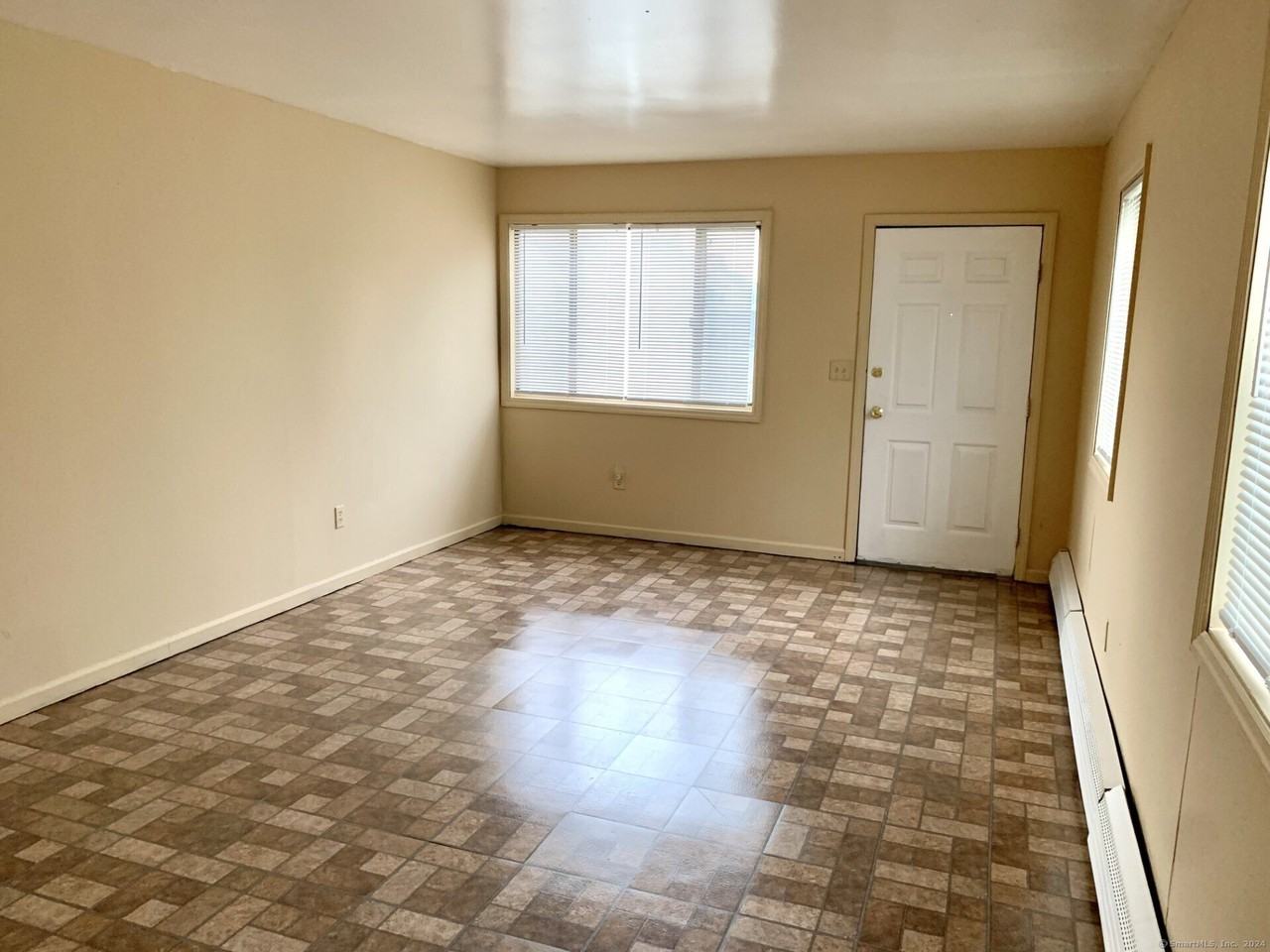 1380 Kossuth St - Photo 2 of 19