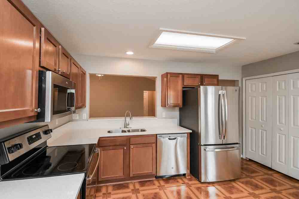 1509 Maple Leaf Ln - Photo 7 of 16