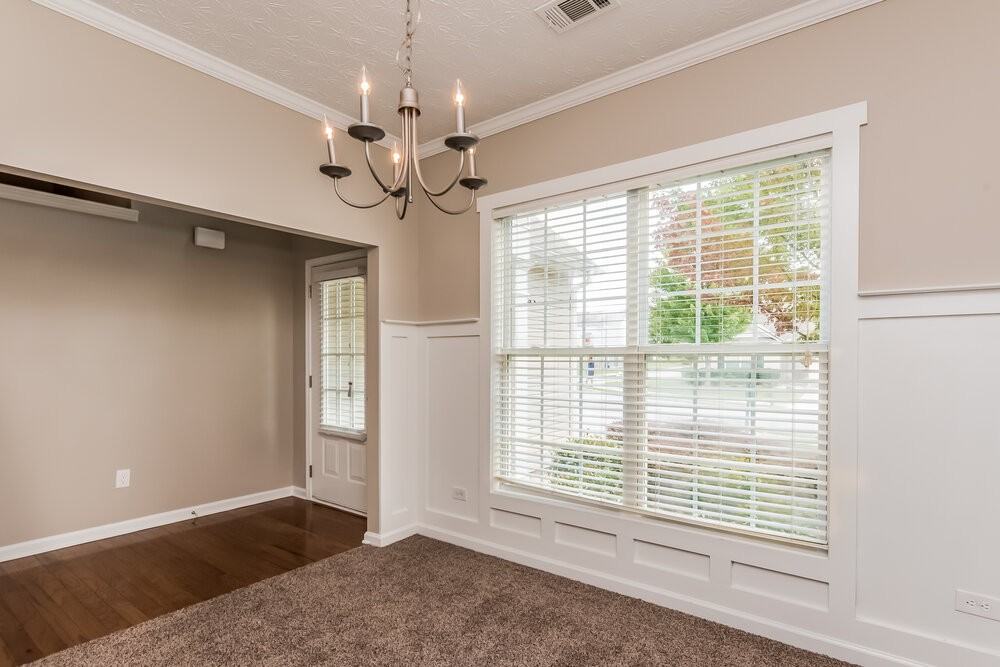 398 Glenleigh Dr - Photo 4 of 18