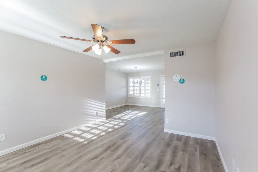 8402 S 15th Way - Photo 4 of 16