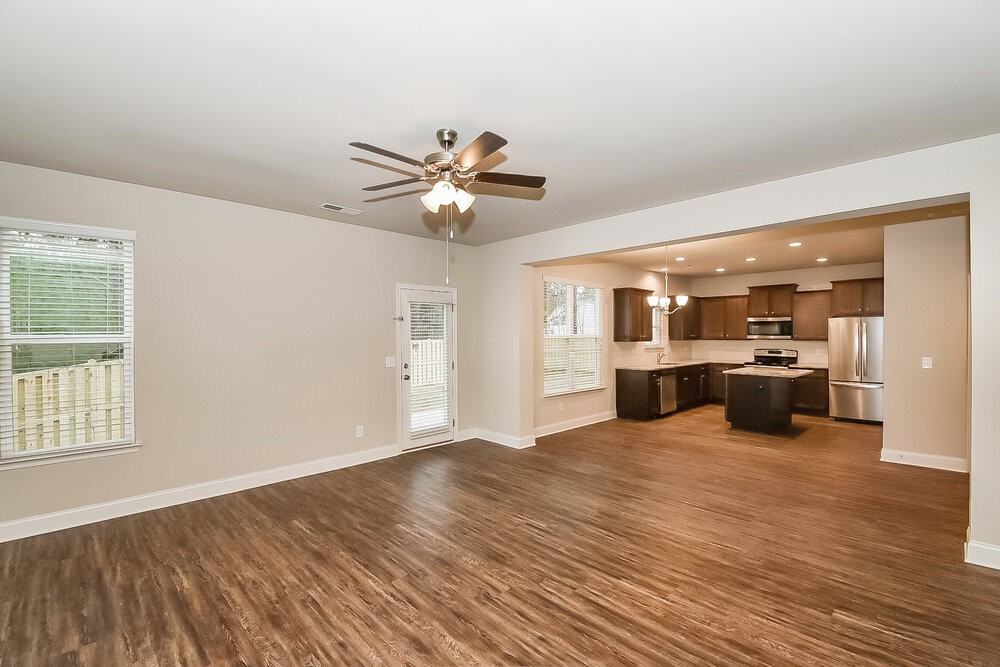 279 Faron Dr Sw - Photo 5 of 17