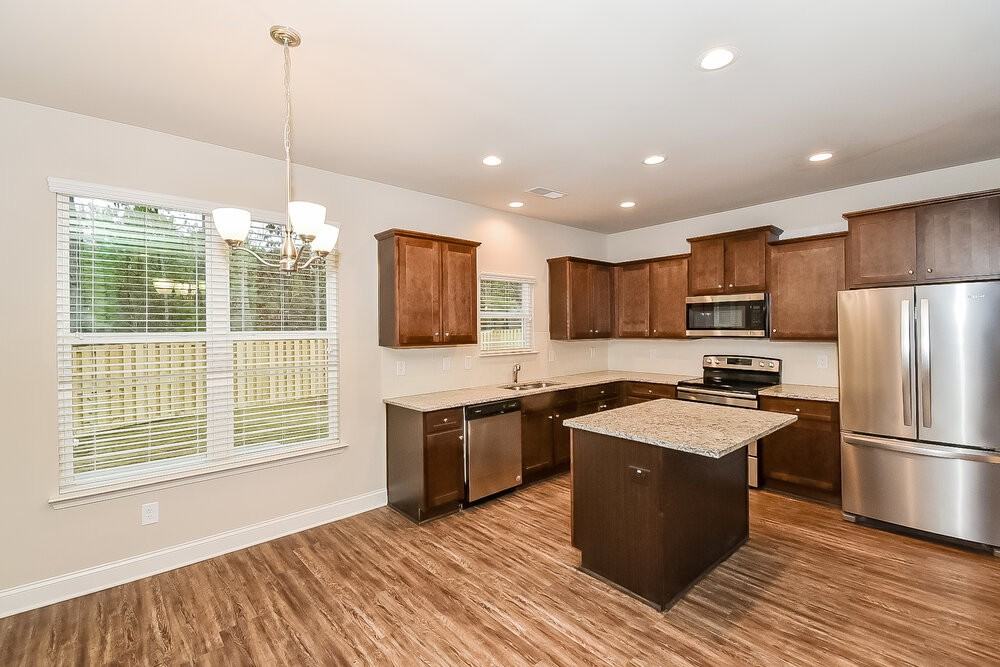 279 Faron Dr Sw - Photo 7 of 17