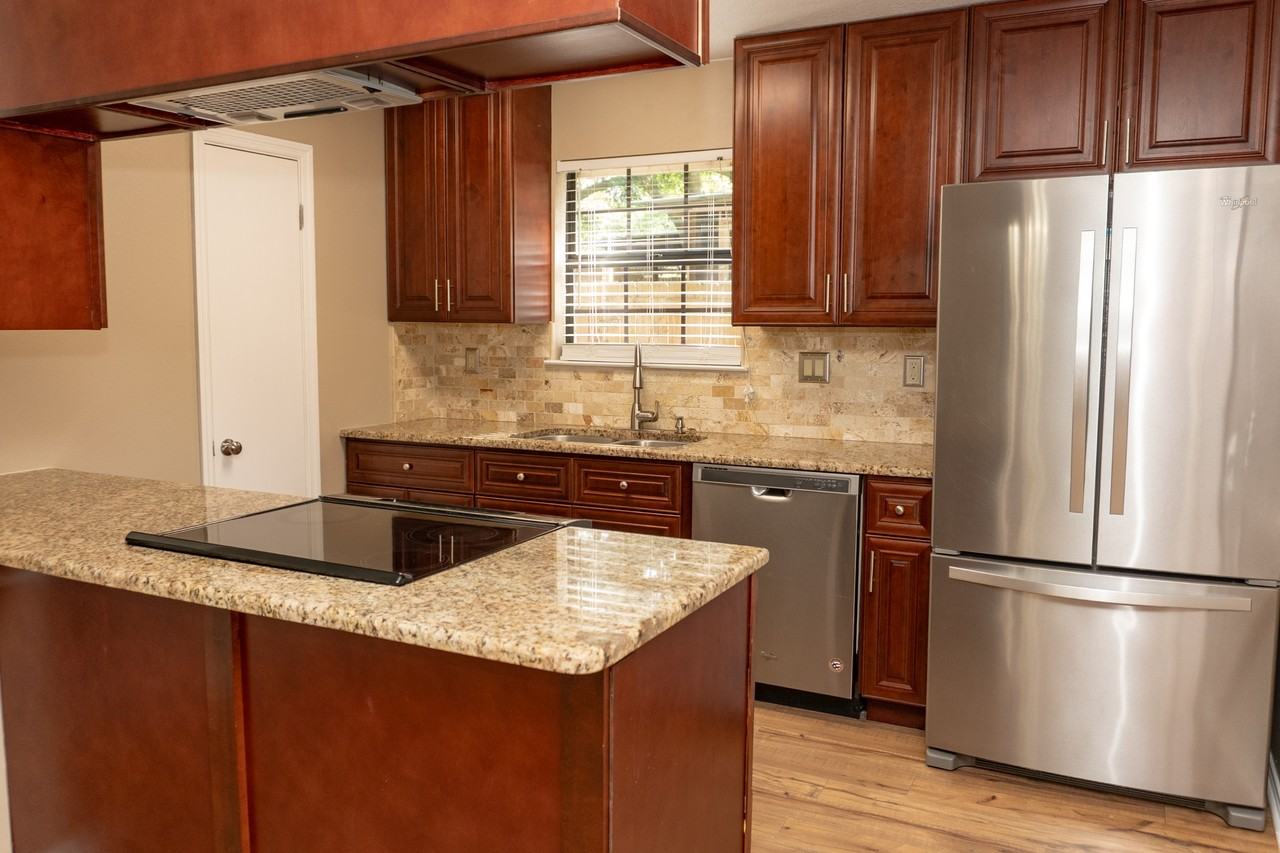 102 Brian Dr #23 - Photo 2 of 25