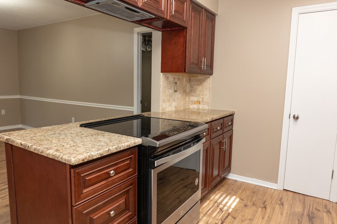 102 Brian Dr #23 - Photo 3 of 25