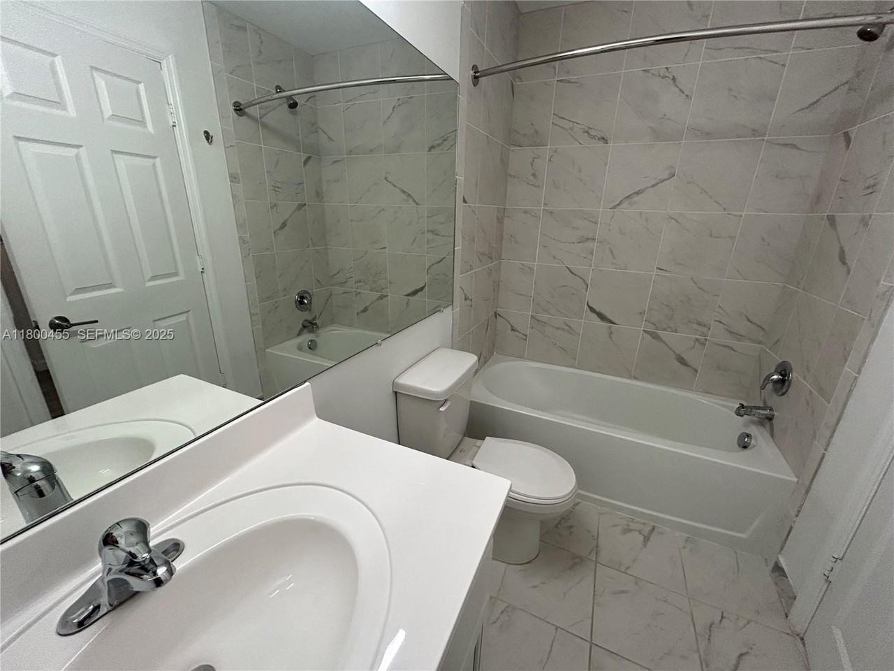 4756 Southwest 63rd Terrace - Photo 7 of 28