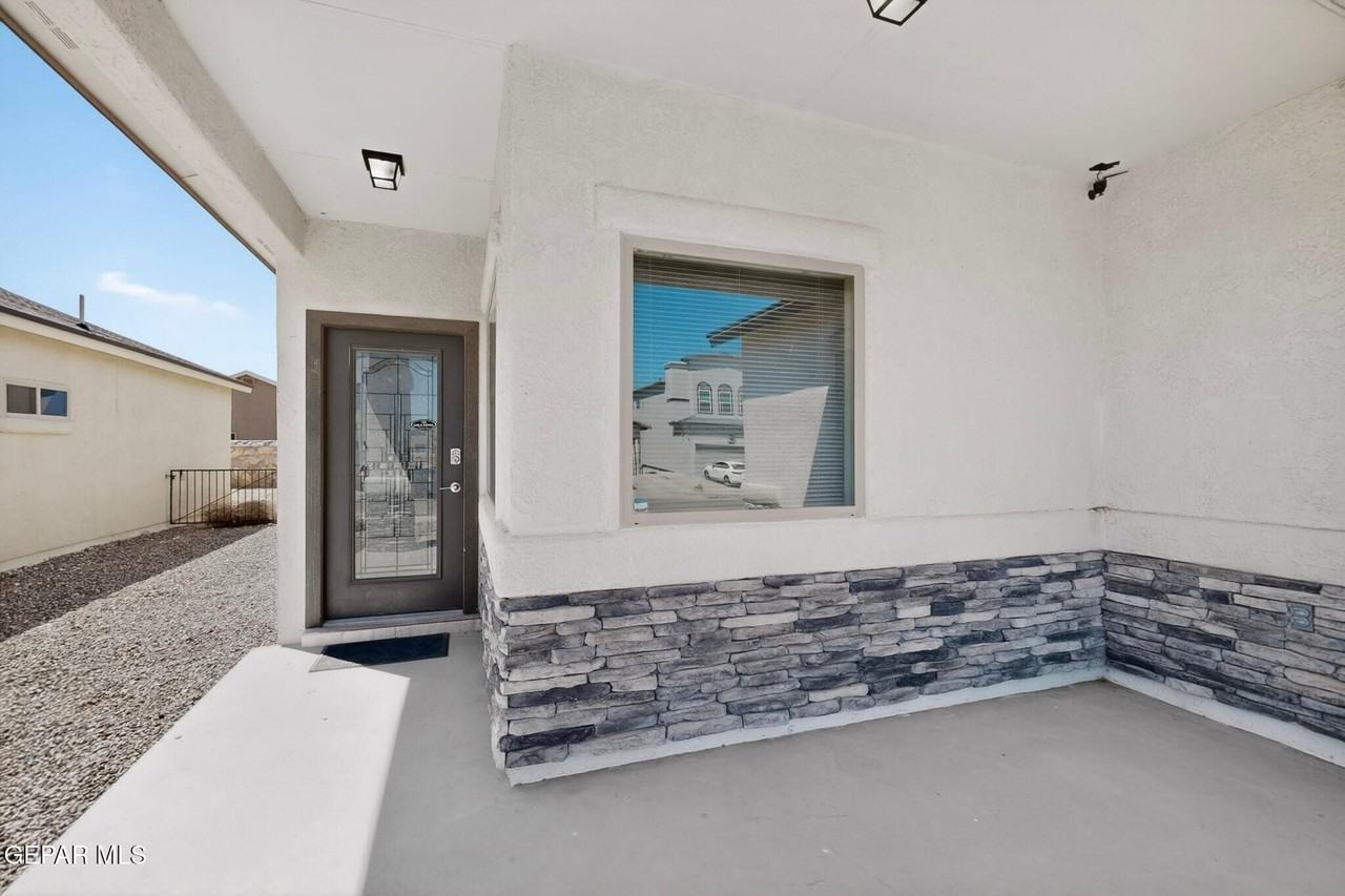 15120 Purpose Ave - Photo 7 of 40