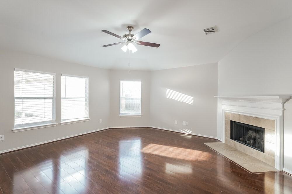 3830 Lake Ballinger Ln - Photo 3 of 16