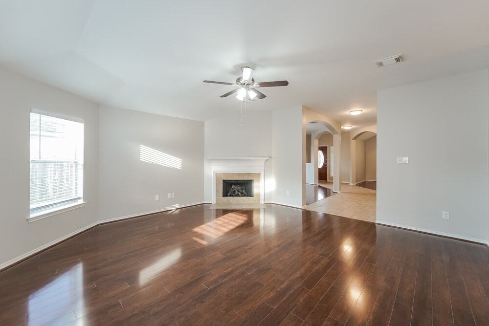 3830 Lake Ballinger Ln - Photo 5 of 16