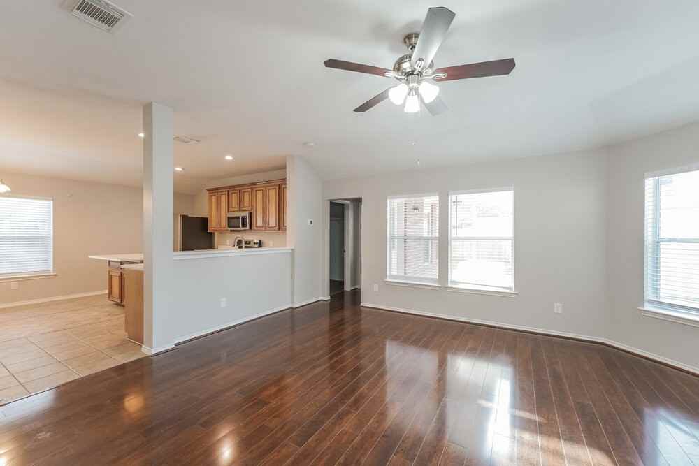 3830 Lake Ballinger Ln - Photo 6 of 16