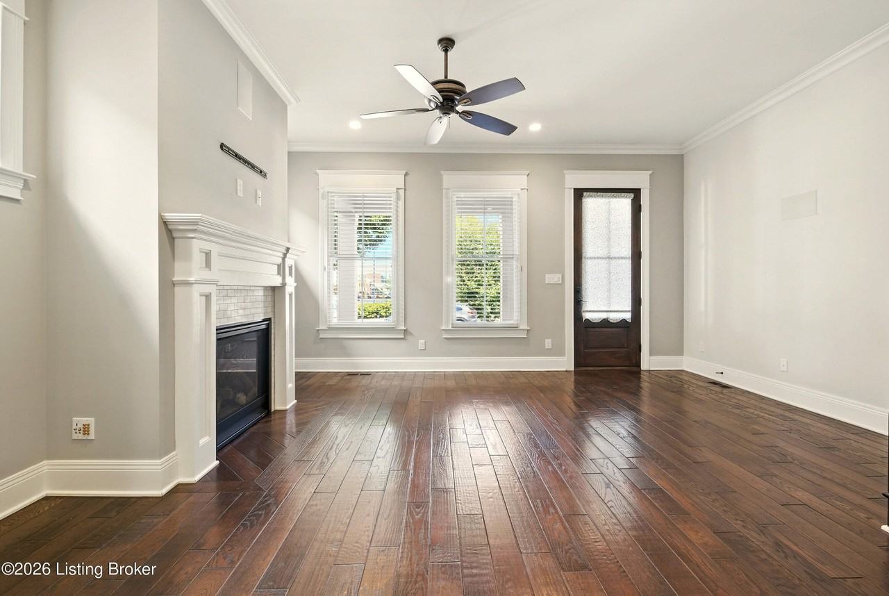 10910 Kings Crown Dr - Photo 7 of 43