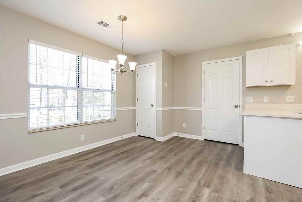 812 Dresden Ct - Photo 6 of 17