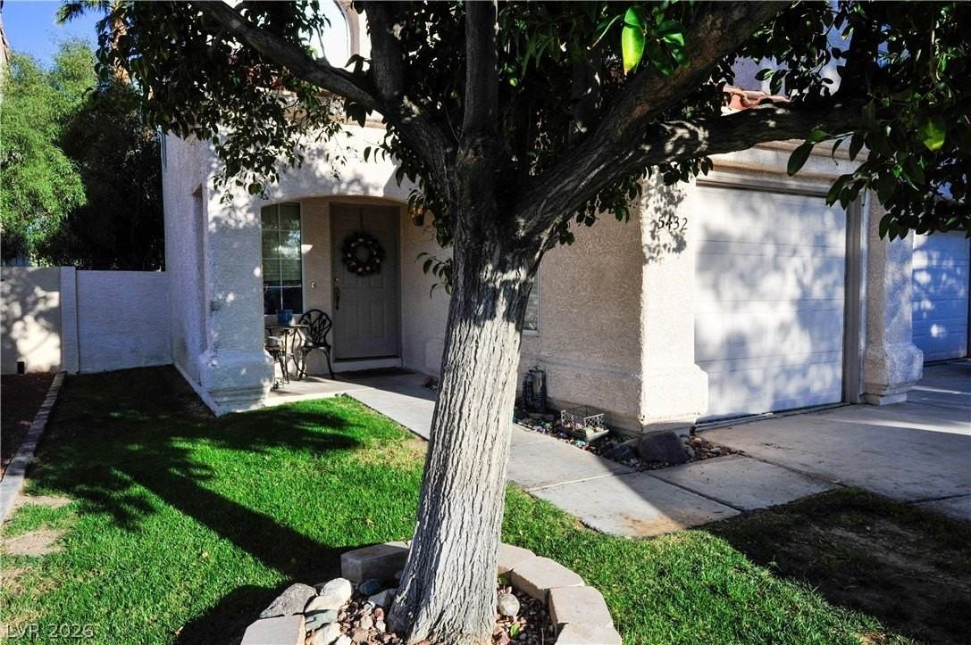 5432 Royal Vista Ln - Photo 2 of 11