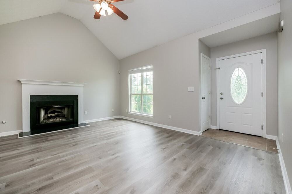 101 Floresta Dr - Photo 3 of 16