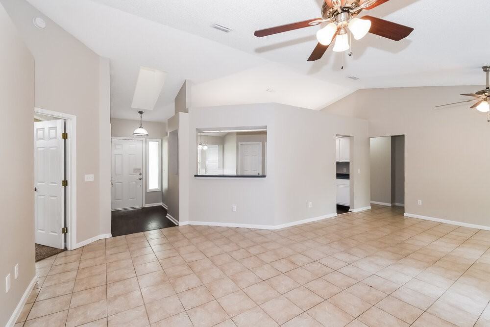 8522 Sugartree Dr - Photo 4 of 16