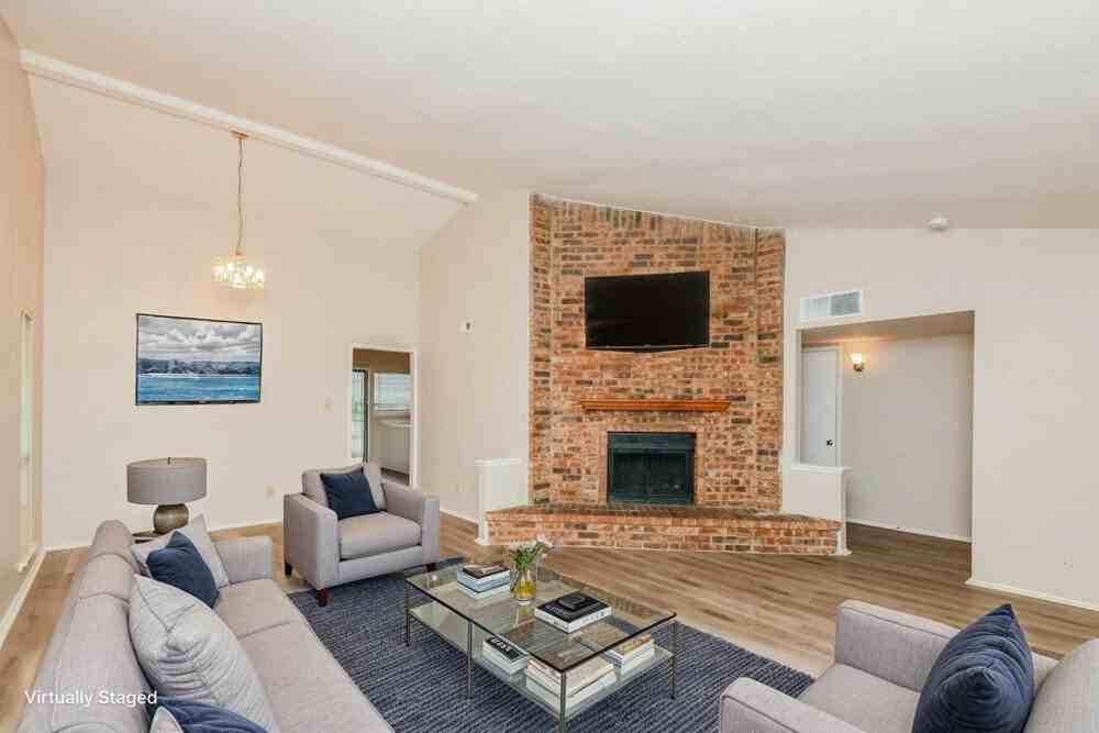 3913 Horizon Pl - Photo 3 of 19