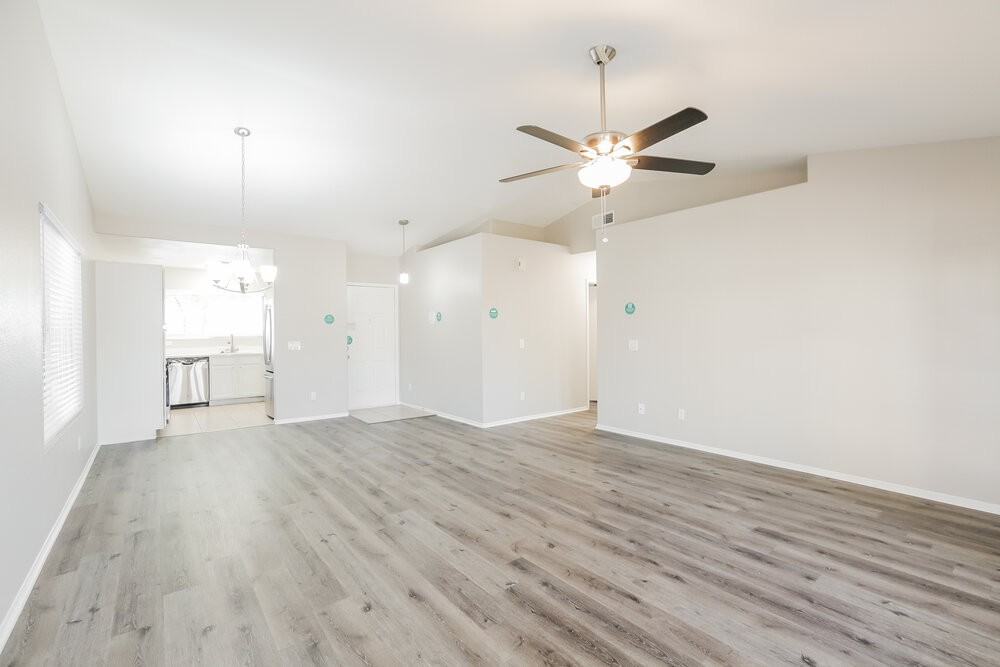 16183 W Buchanan St - Photo 3 of 16