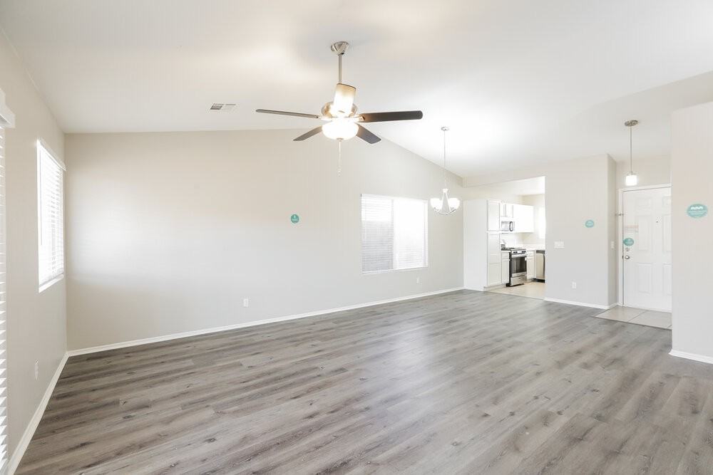 16183 W Buchanan St - Photo 4 of 16