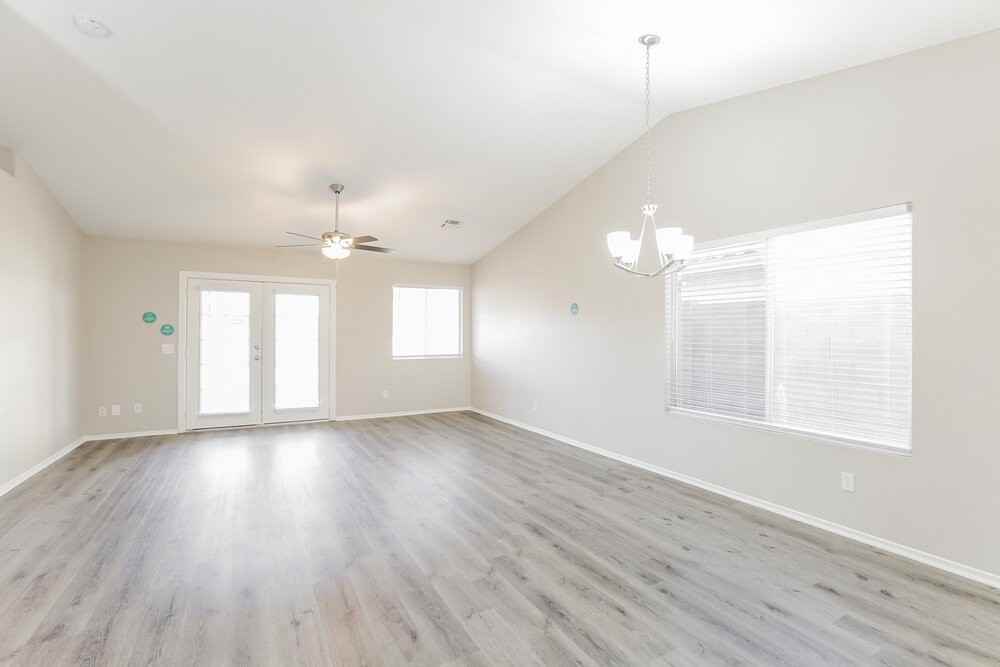 16183 W Buchanan St - Photo 5 of 16