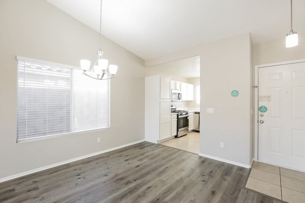 16183 W Buchanan St - Photo 6 of 16