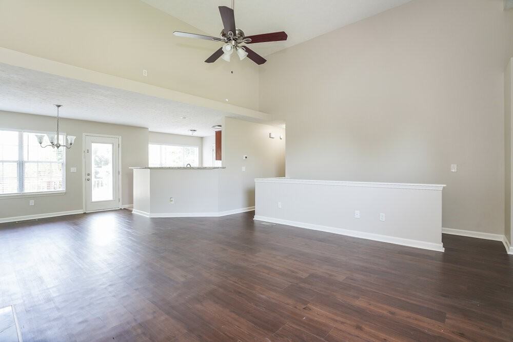 1207 Cedarbend Dr - Photo 4 of 17