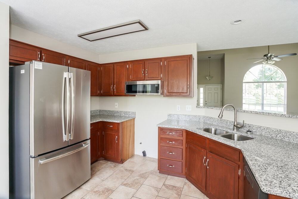 1207 Cedarbend Dr - Photo 7 of 17