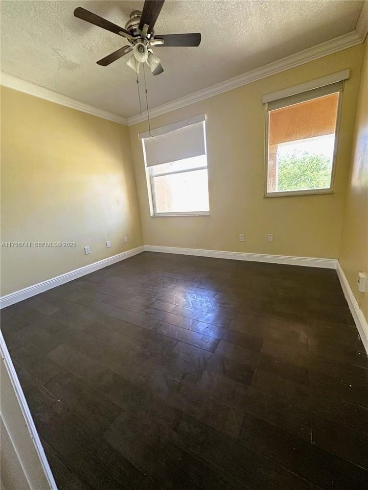 16102 Northwest 22nd Street - Photo 3 of 20